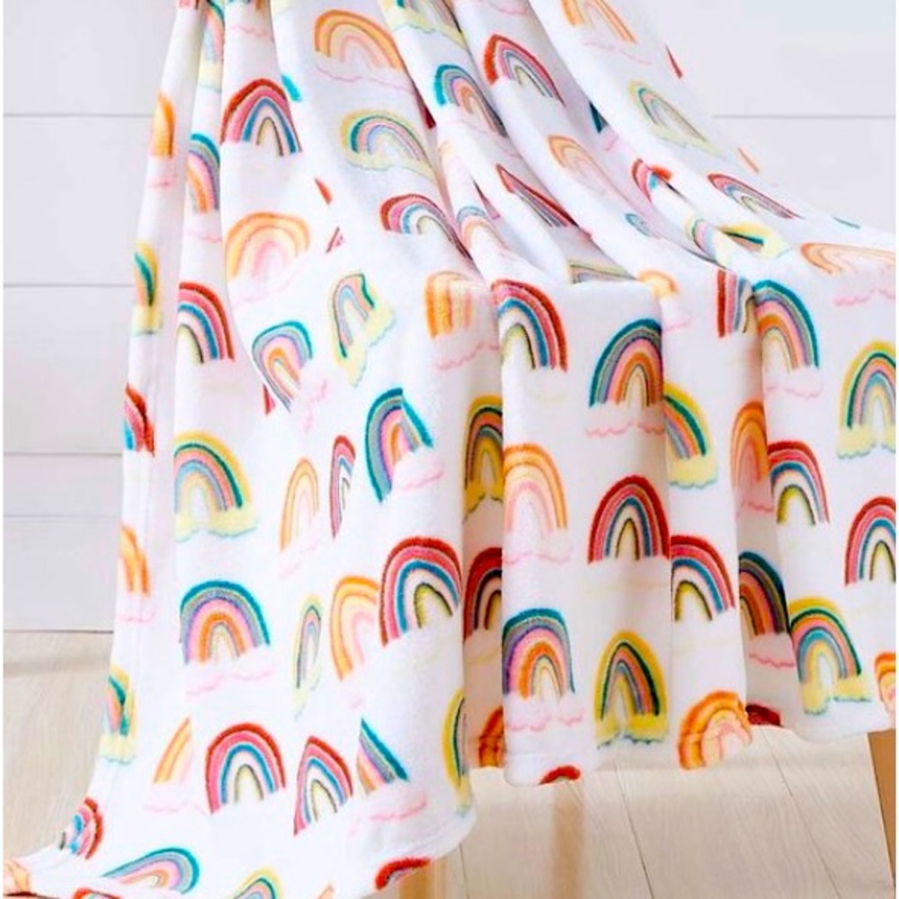 White with Rainbow 🌈 Flannel/Fleece Throw❤️🧡💛💚💜 50”x60”